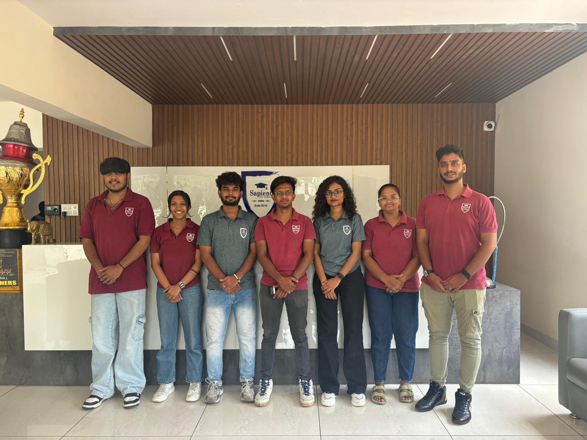 Hang-Outs – The Social Media Club